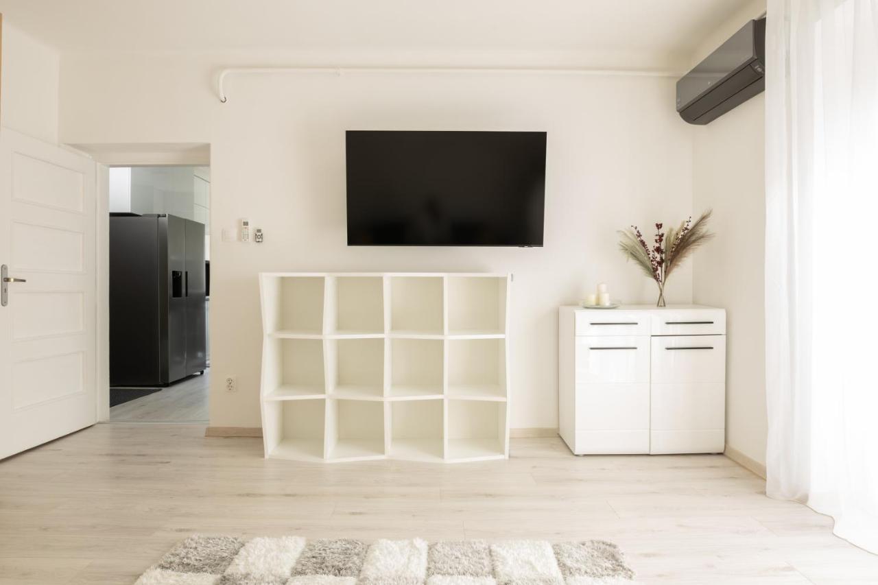Smart Square With Free Parking Apartment Debrecen Exterior photo